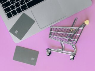 Prestashop vs Shopify, a Comparison Between Opensource and SaaS E-Commerce